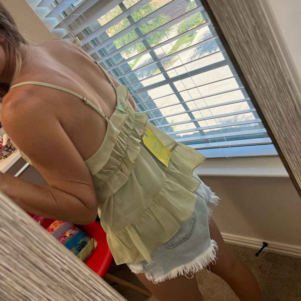 FARM Rio Light top Ruffle Camisole - Picture 8 of 8
